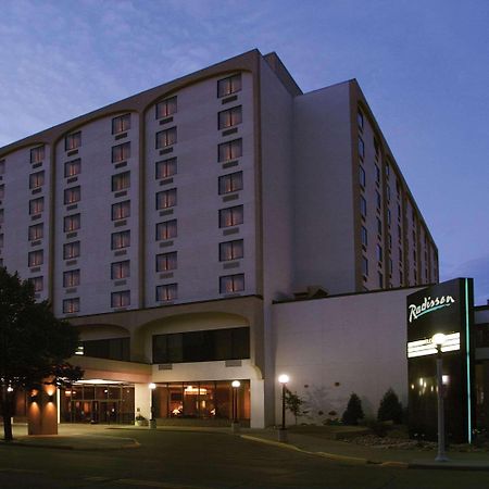 Radisson Hotel Μπίσμπαρκ Εξωτερικό φωτογραφία