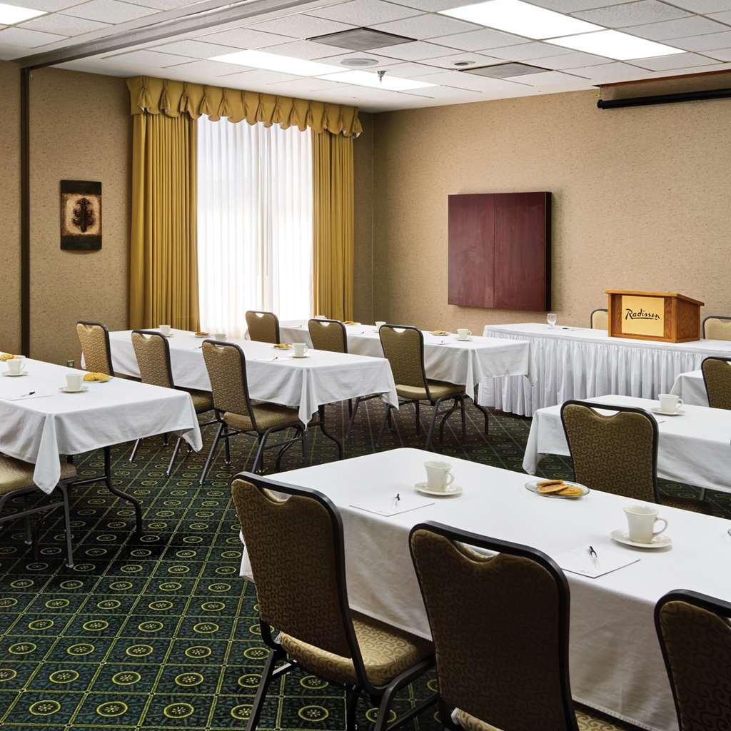 Radisson Hotel Μπίσμπαρκ Εξωτερικό φωτογραφία