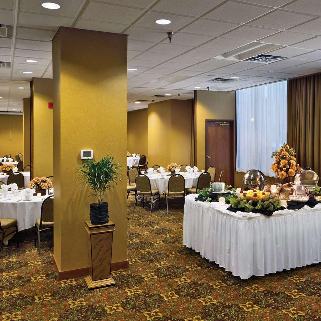 Radisson Hotel Μπίσμπαρκ Εξωτερικό φωτογραφία
