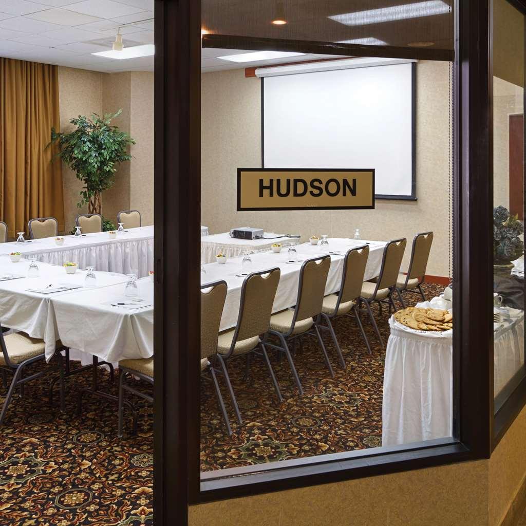 Radisson Hotel Μπίσμπαρκ Εξωτερικό φωτογραφία